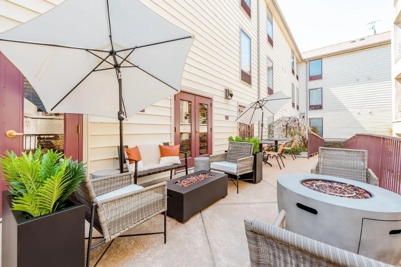 Cozysuites Central West End Double Queen Suite With Free Parking! Saint Louis Lägenhet